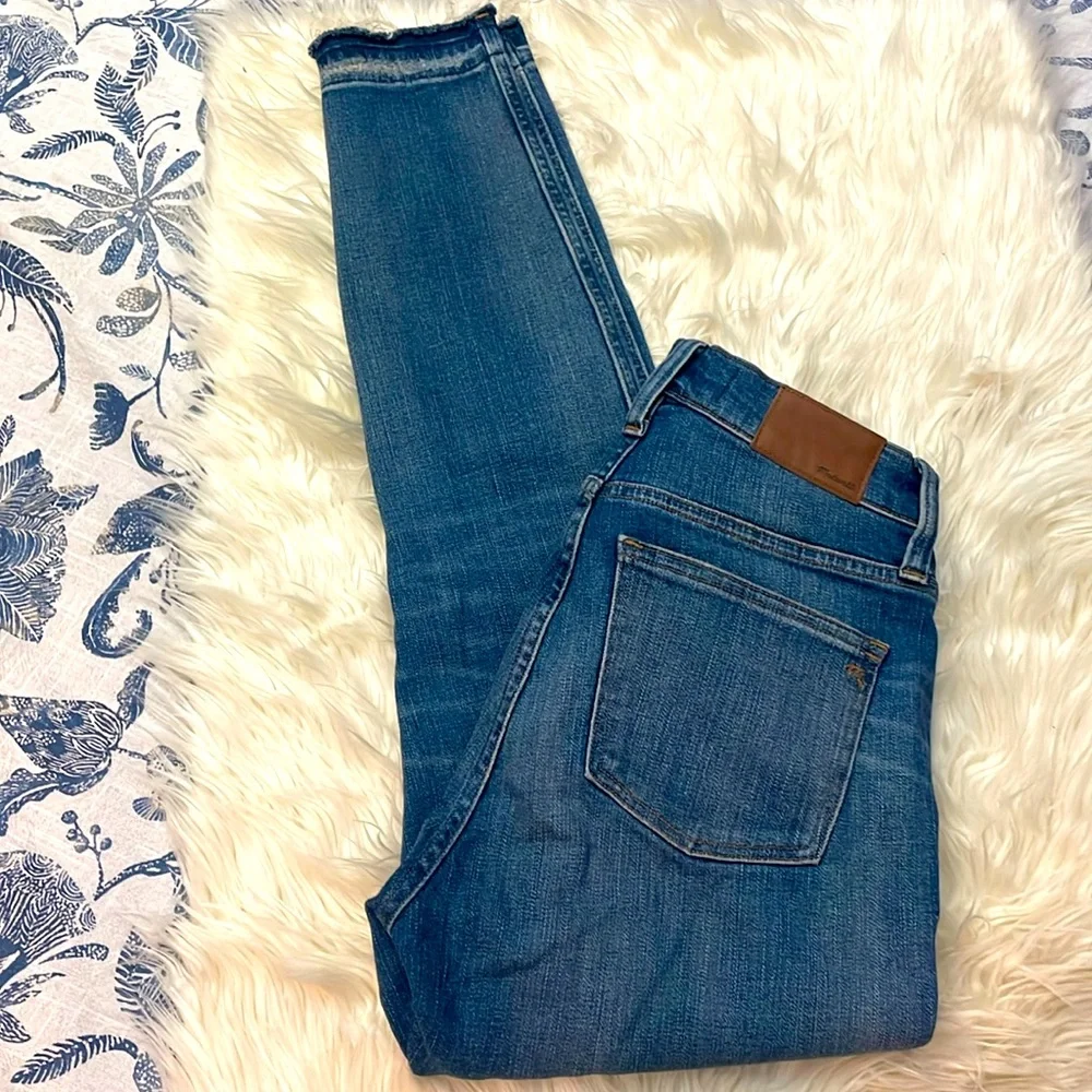 MADEWELL RAW HEM DISTRESSED 9” High-Rise Skinny Jean Size 27 - Picture 3 of 10